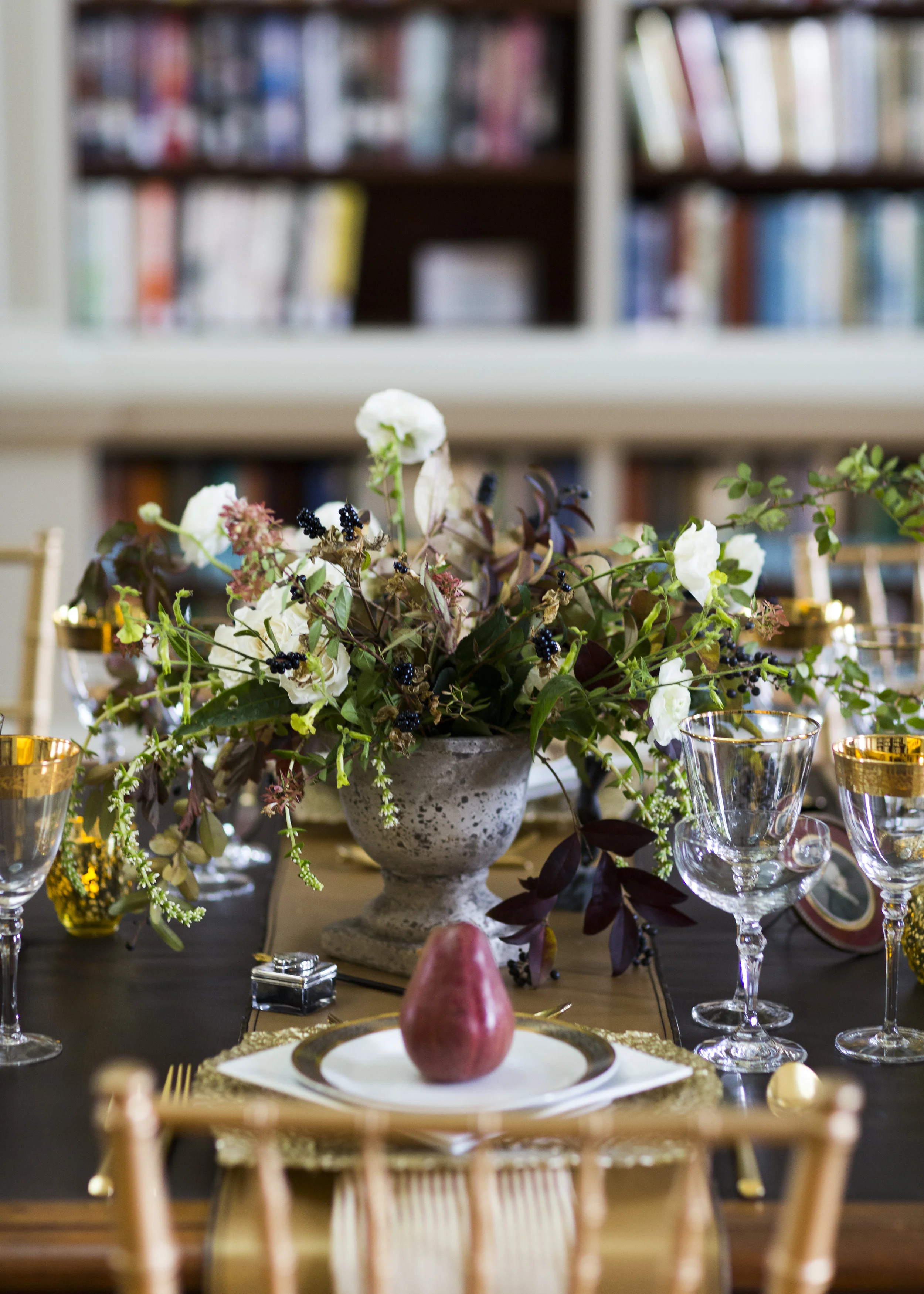 Books, Libraries and Weddings. Image courtesy of The Redwood Library and Athenaeum, Newport, RI and Molly Lo Photography