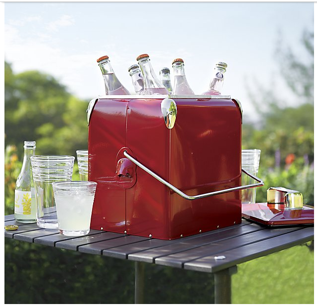 12 Outdoor Dining and Entertaining Essentials for a Warm Summer's Night