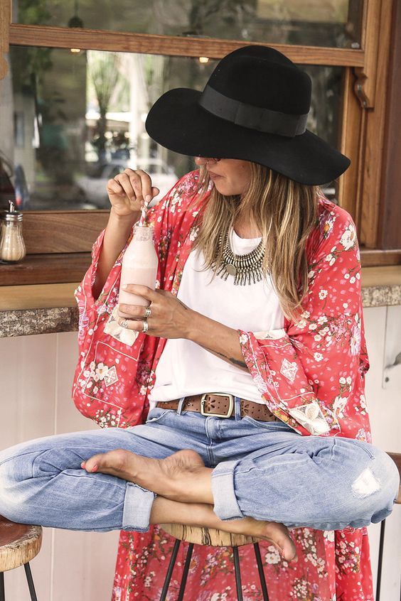 15 Summer wardrobe essentials. Image via Glam Radar. 