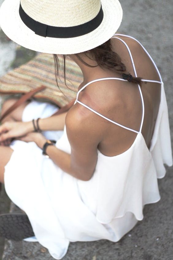 White is Hot! What to wear this summer via The Entertaining House. Image via Stylish Wife.