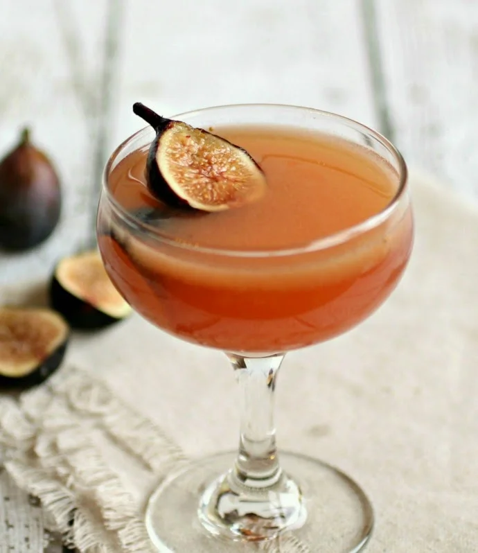 10 Elegant and Simple Cocktails You Must Make this Fall! — The Entertaining House