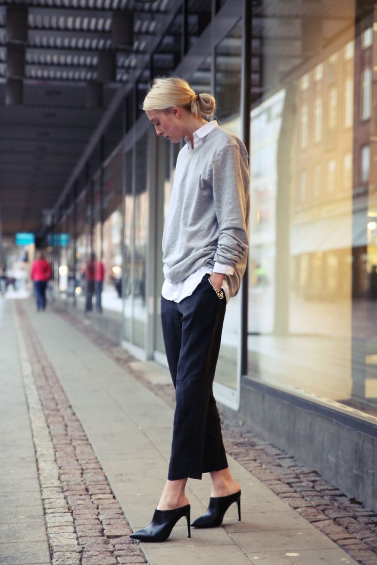 Carolyn Bessette Kennedy looked stylish in mules in the 1990s. This timeless look remains fresh today. Image source unknown. 