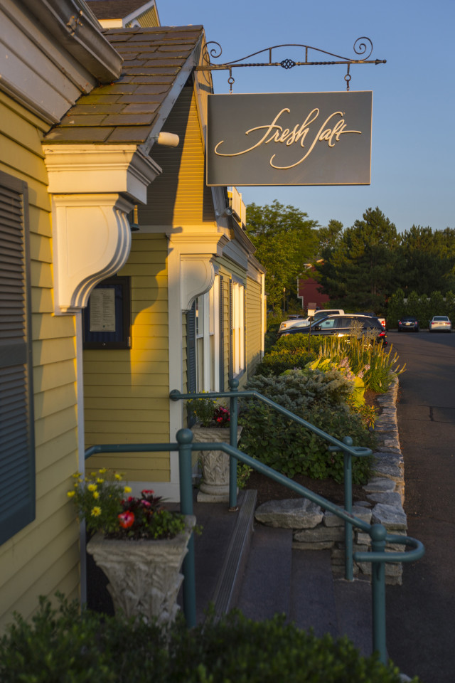 Quintessentially Connecticut :: Celebrate Spring at Saybrook Point Inn, Old Saybrook, Connecticut Fresh Salt is the inn's award-winning restaurant (Image via Saybrook Point Inn)