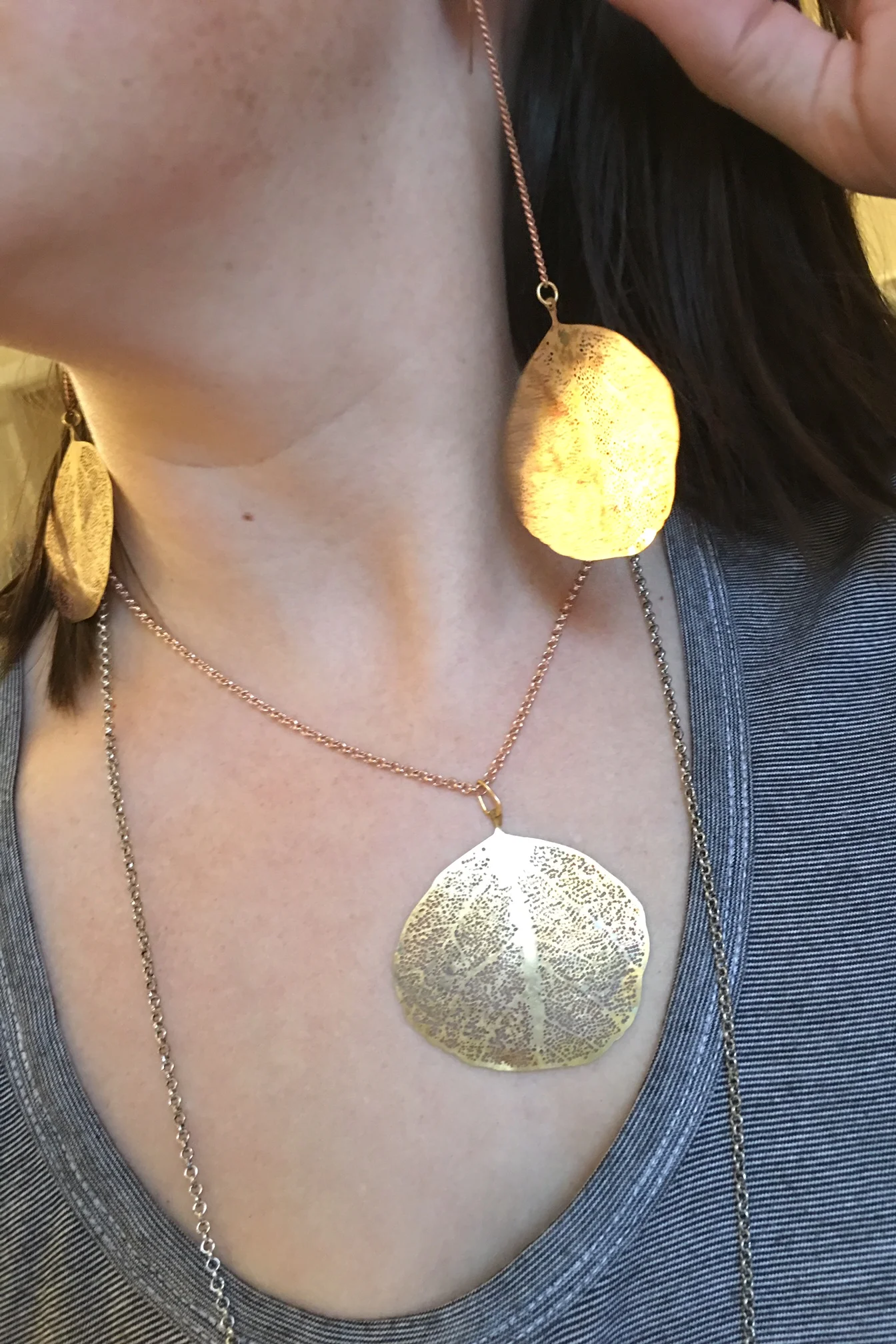 leafnecklace.jpg