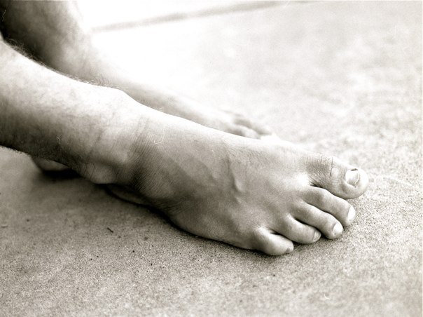 Sweet Feet. This is another shot from the same roll as above. It was this look that made me fall in love with this film.