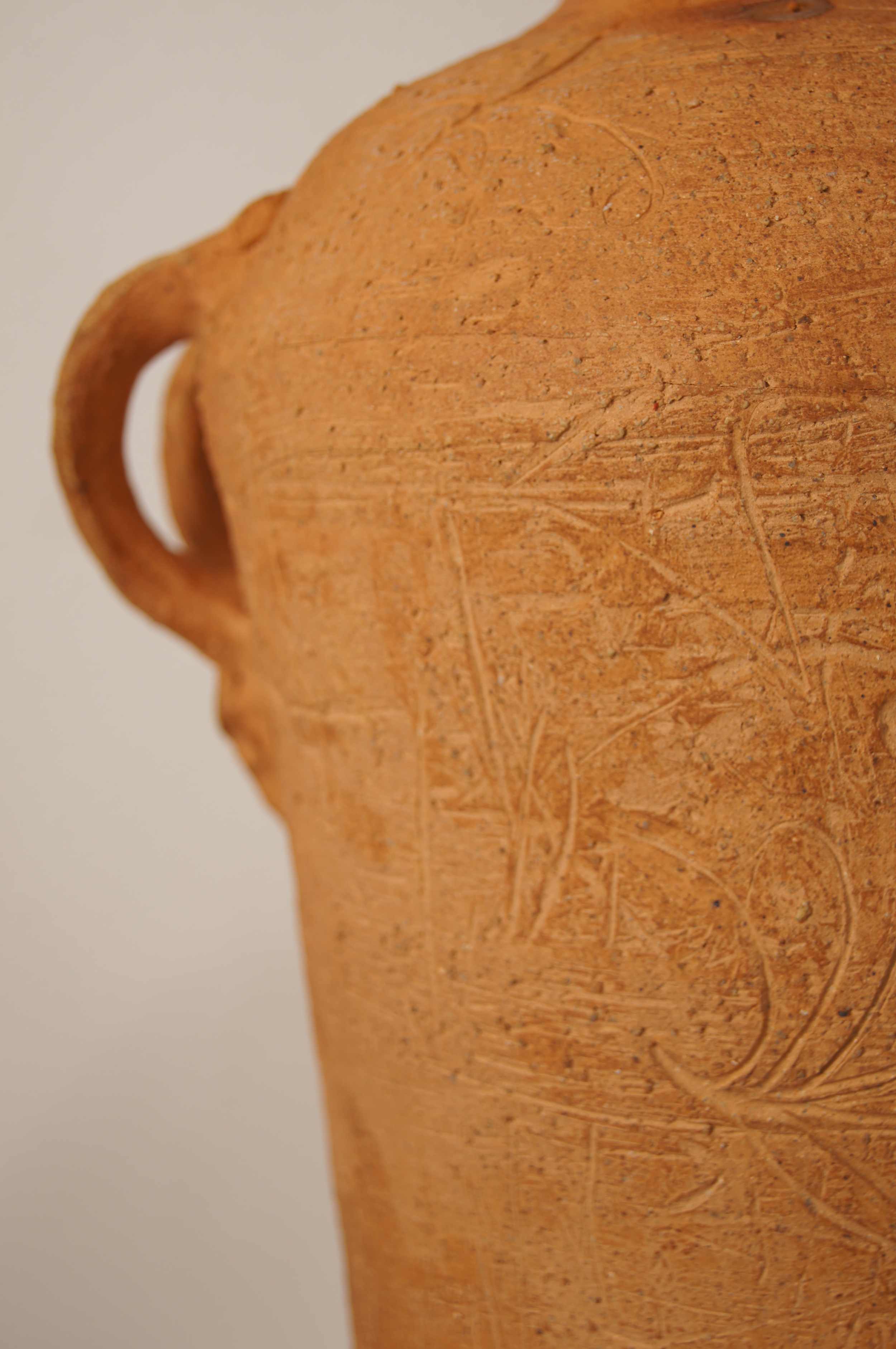 Oil jar detail