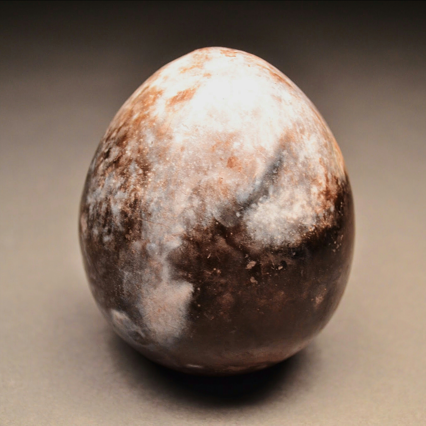 This pinch pot egg was made using 5th century Mesoamerican pottery techniques.