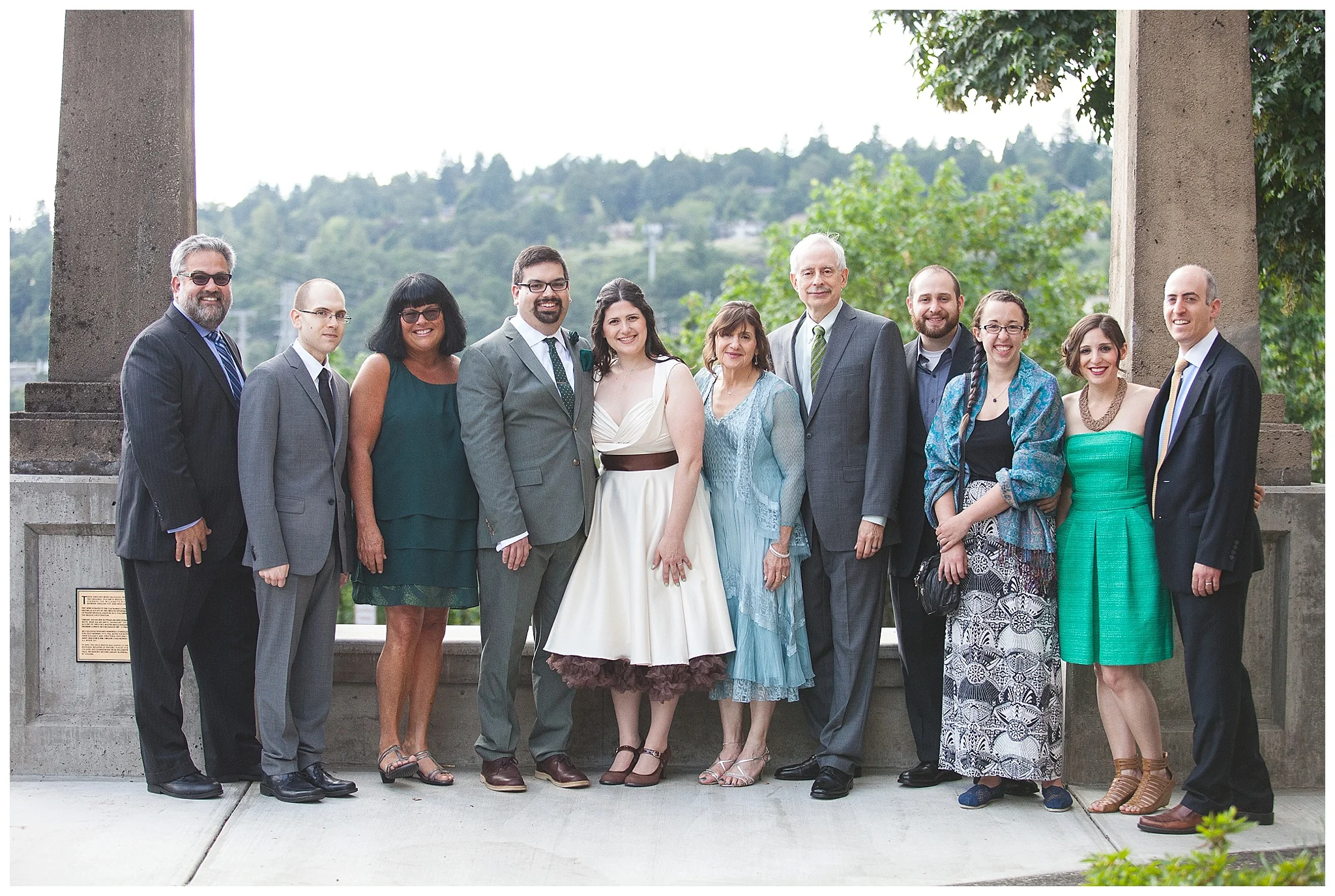 bethanygracephoto_reecieandaaron_oregon_wedding_10.jpg