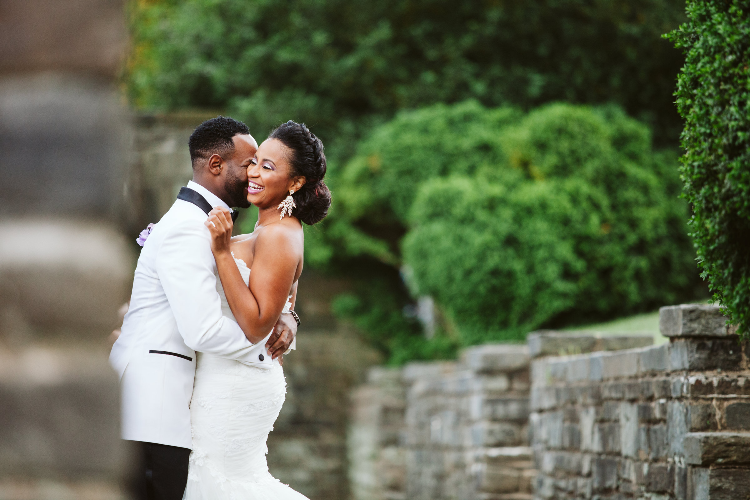 Photo of bride and groom at Glenview Mansion in Rockville Maryland