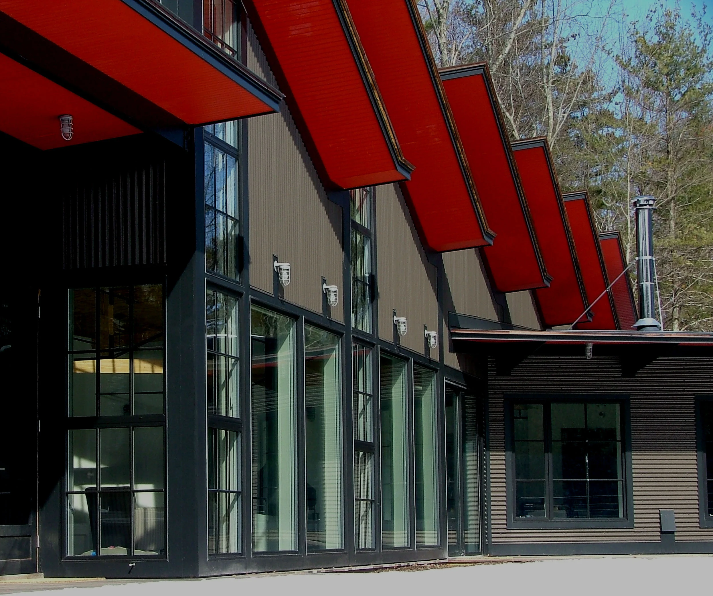  Houzz: Sawtooth Roofs Help Homes Look Sharp 