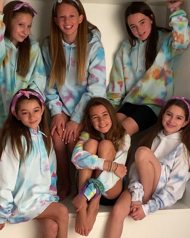 So much fun @theme_nyc shoot and @lesterskids visit 💕 ✨ #photoshoot #bts #behindthescenes