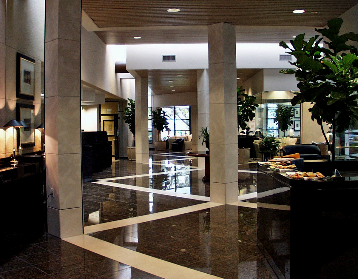 Bank of Tampa Brandon (interior)(edit)2.jpg