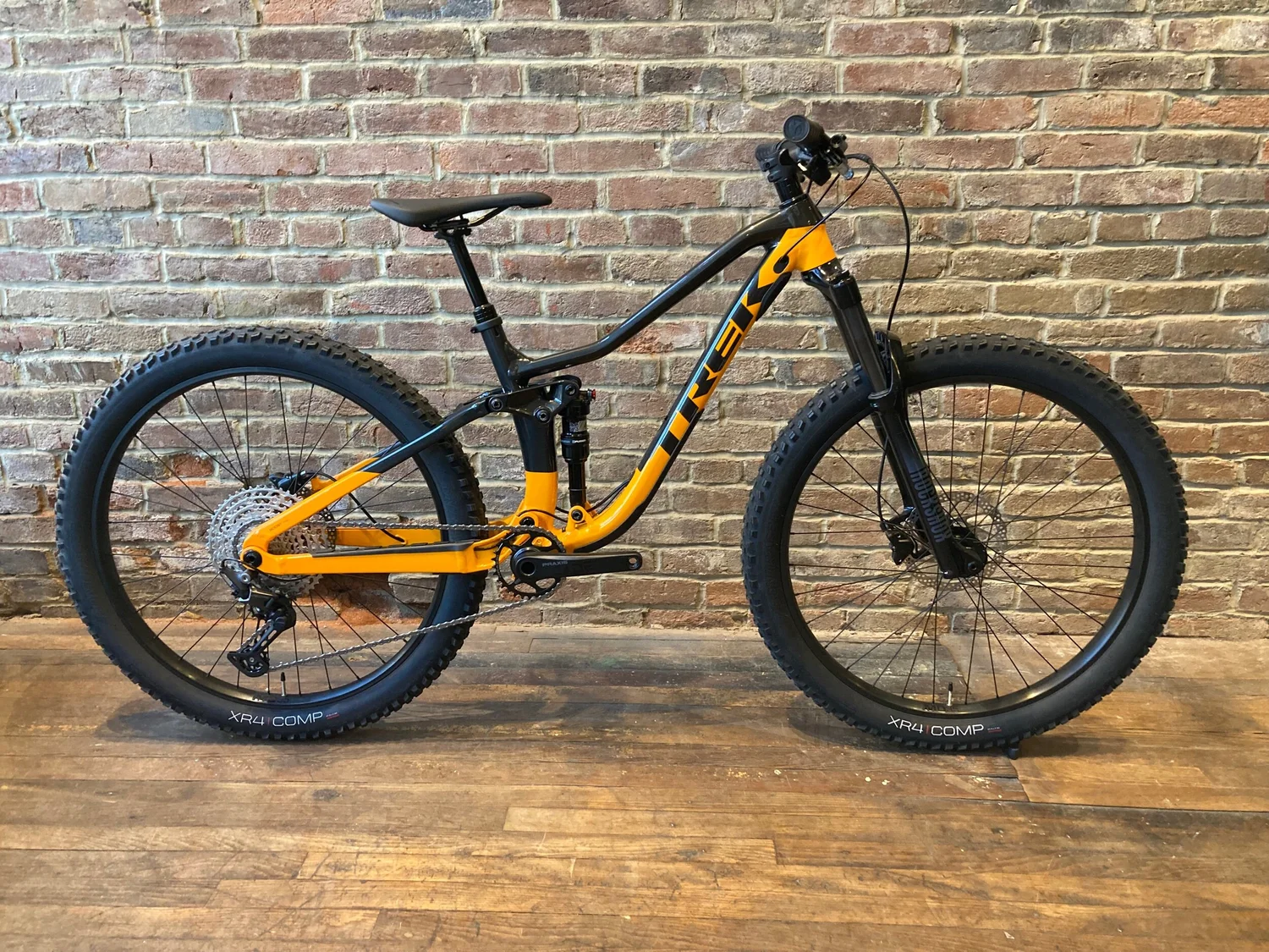 Trek hotsell bike grey