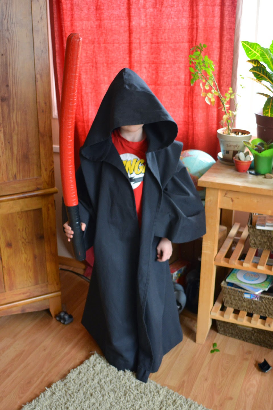 Jabin wanted to be "the Emperor." Um... the shirt kinda spoils the effect, though.
