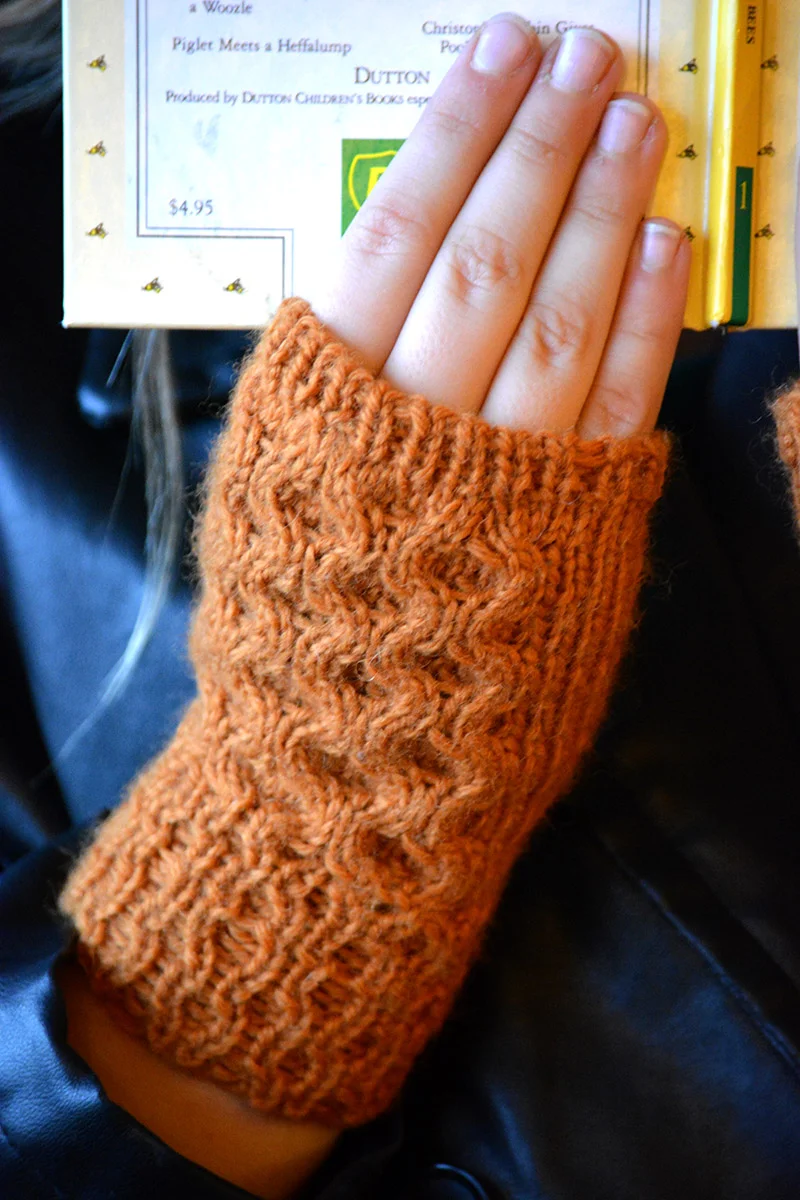 The Honey Tree Fingerless Mitten knitting pattern