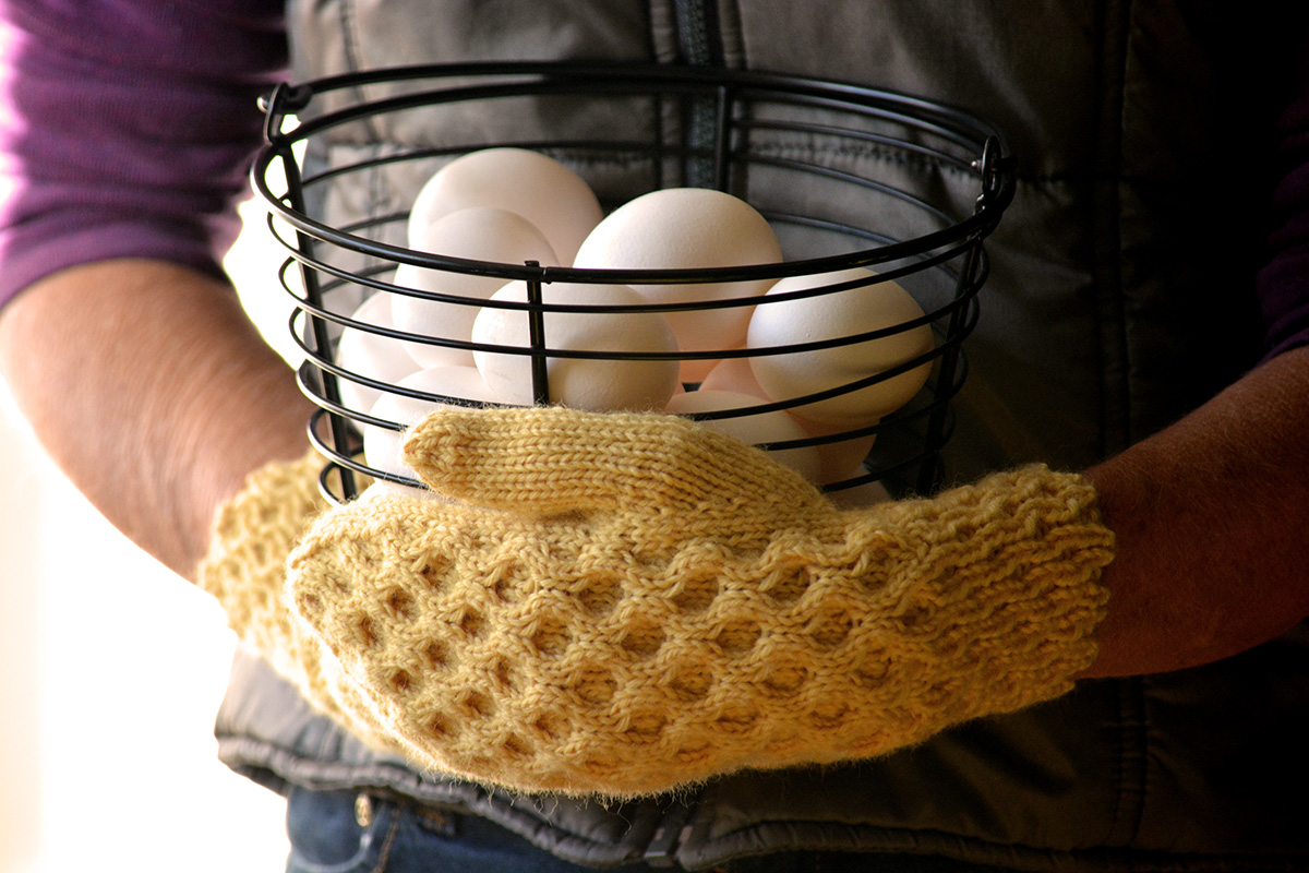 Honeycomb cable mittens knitting pattern "The Honey Tree"