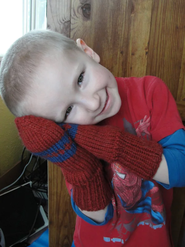 Lined Seamless mittens for kids