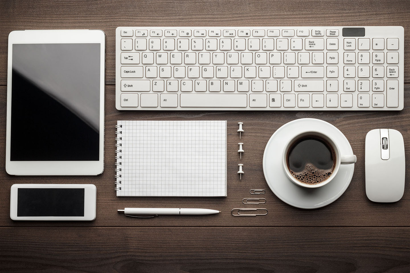 All the note-taking tools I ever need again. Except the pins and paperclips. But especially the coffee.&nbsp;(A pad of paper is handy sometimes, I guess.) Image copyright garloon / 123RF Stock Photo.