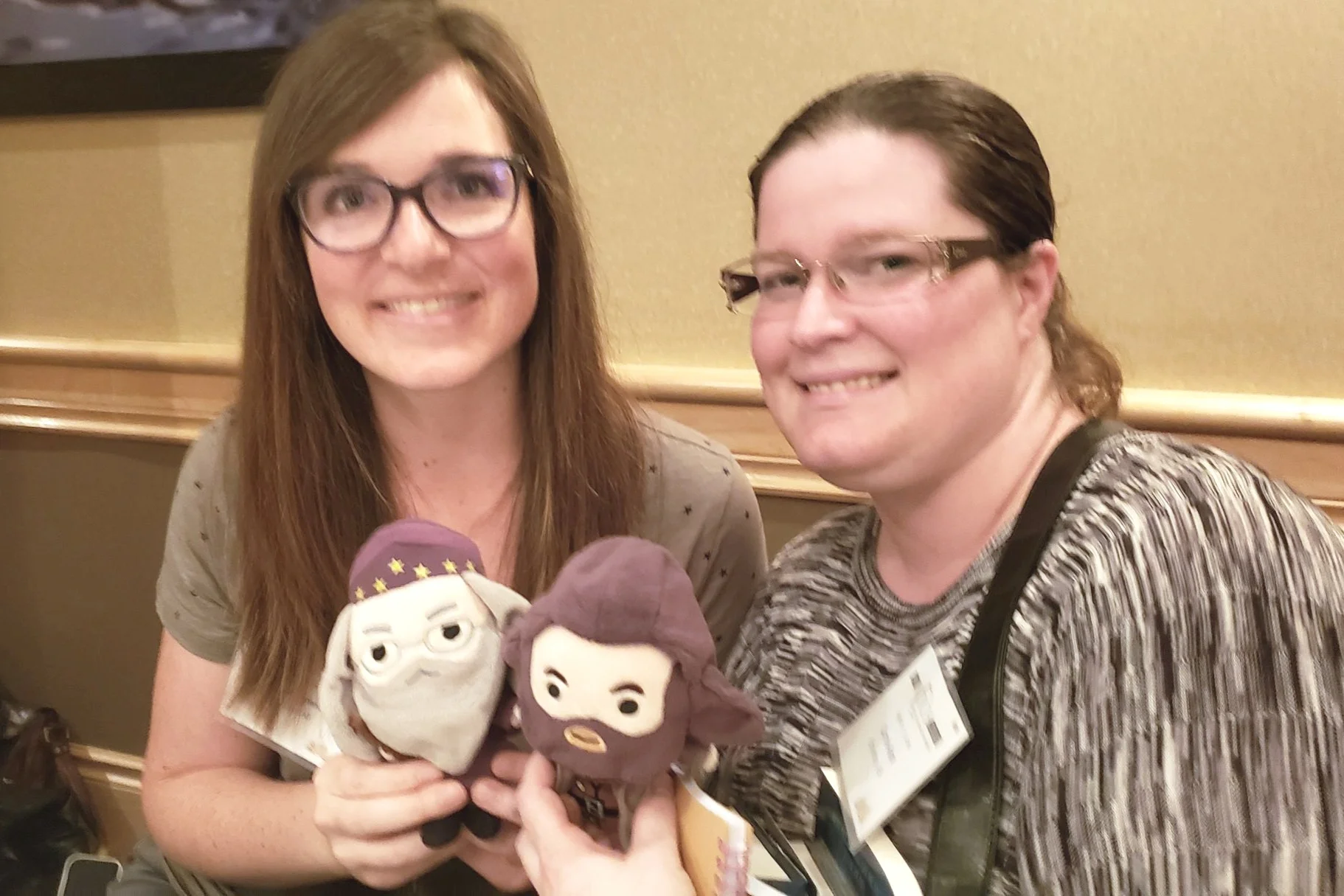 I was thrilled that my friends, author Jessica Renwick and book blogger Corrie DeWolfe ( Fae’s Finds on YouTube ), were among the “contingent” who came this weekend.