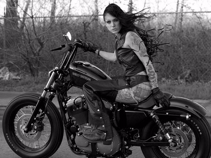 meet-the-biker-babes-of-instagram--a-fearless-crew-of-young-female-motorcyclists.png