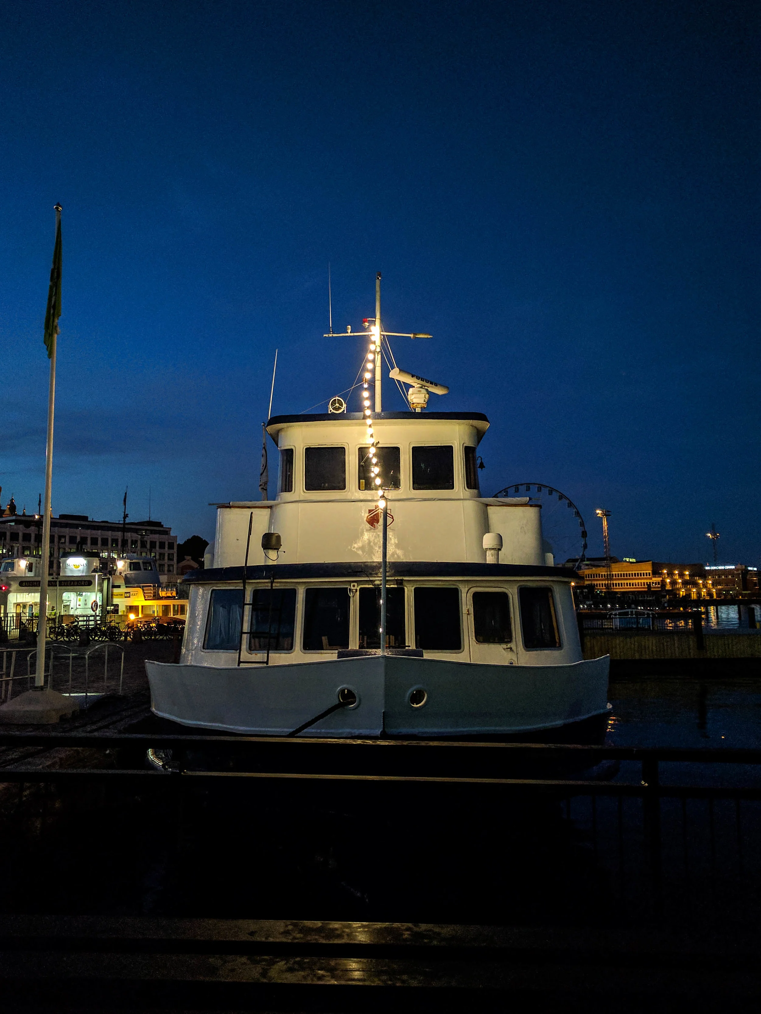 Helsinki_nightphotos-40.jpg