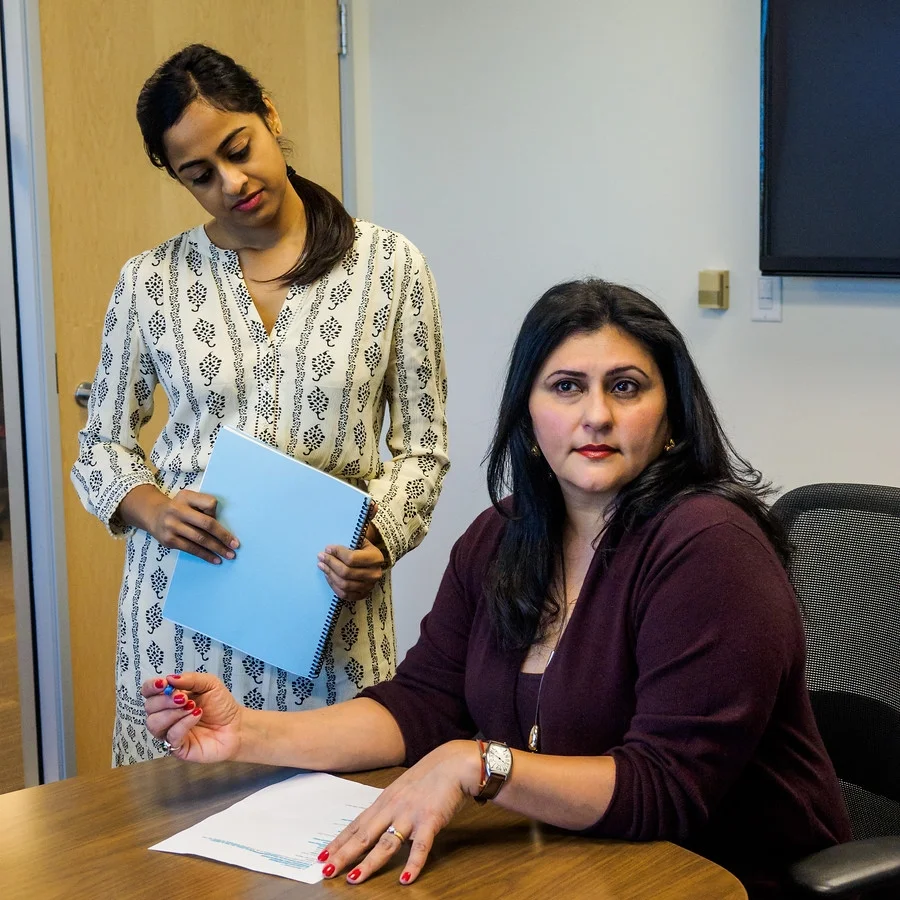 Rita Bhatia (R) as PRIYA and Divya Chari as VANI. PC: Swagato Basumallick
