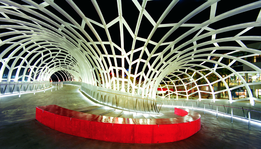   Webb Bridge , Melbourne, 2003, In collaboration with architects Denton Corker Marshall. Photo: John Gollings. 