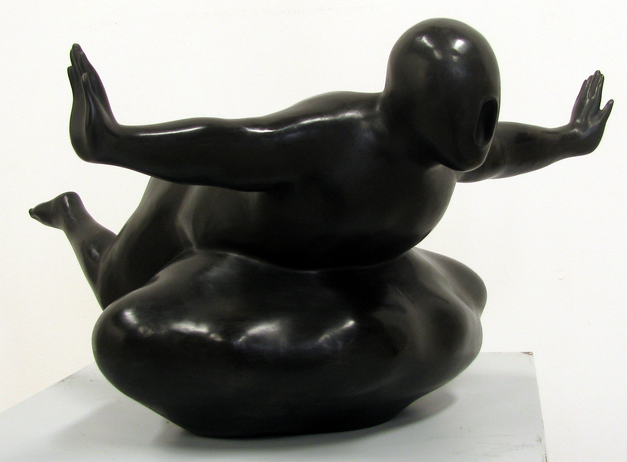   GUAN WEI   Up in the Clouds No. 1   2012   Bronze Sculpture   47 x 57 cm  