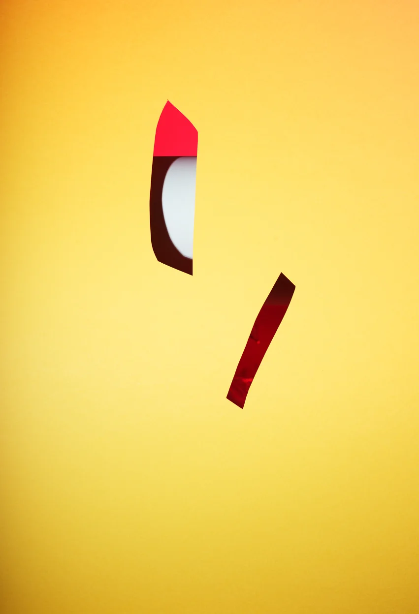 Lydia Wegner, Yellow Cut, 2016, light jet print, painted frame, 46 x 32 cm.