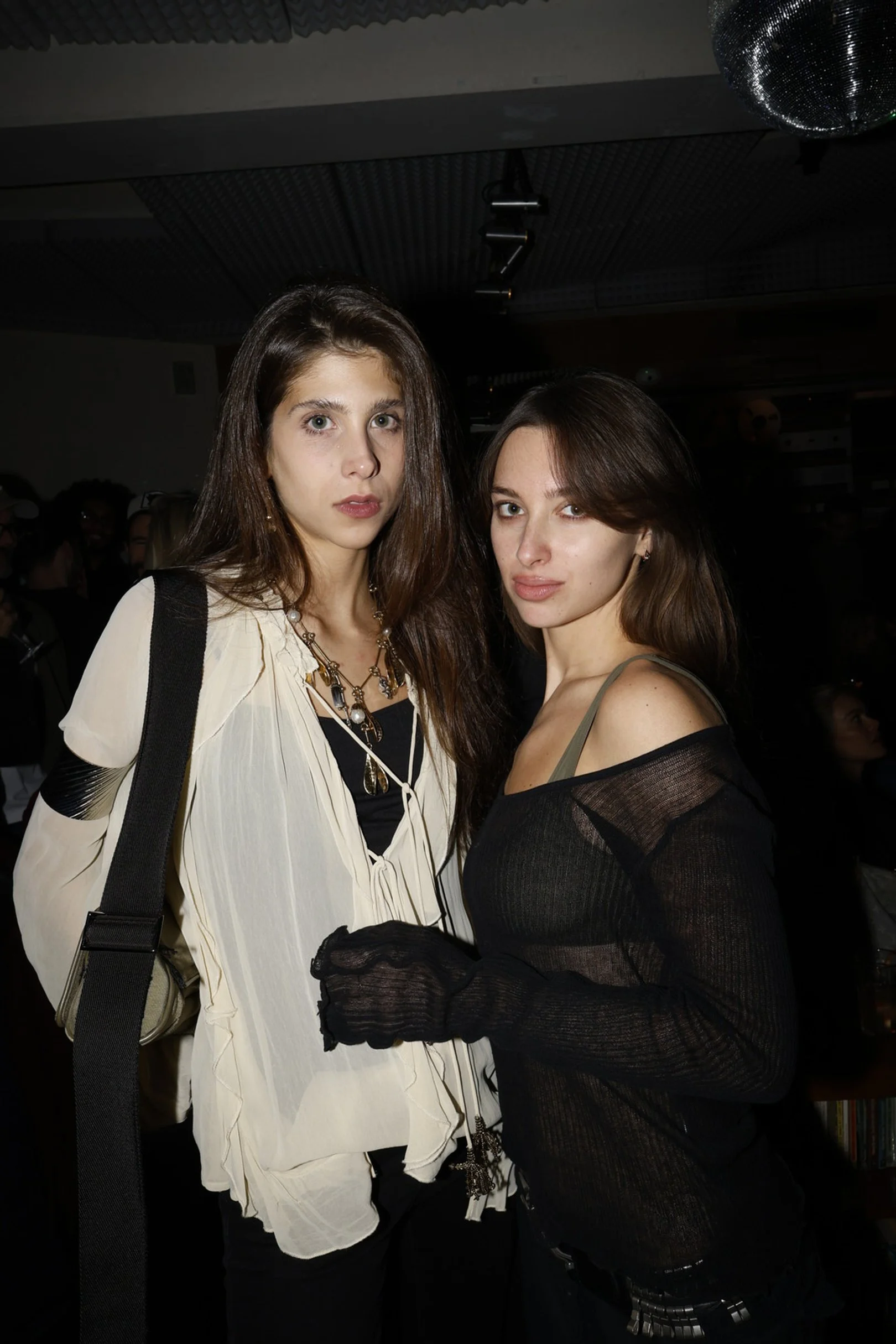 book-bar-amour3145_R1A0042.JPG.JPG