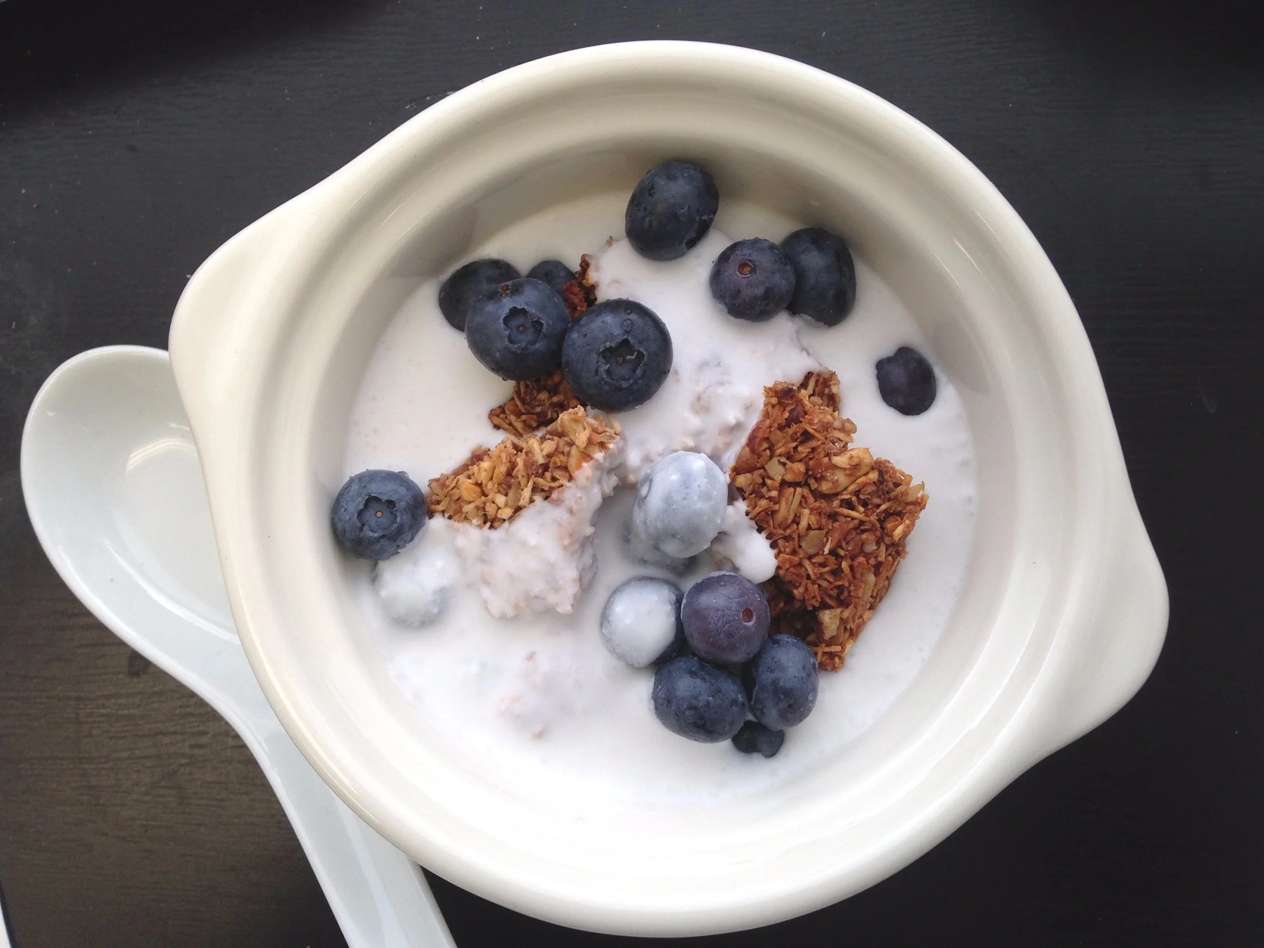 granola+cereal+with+berries.jpg