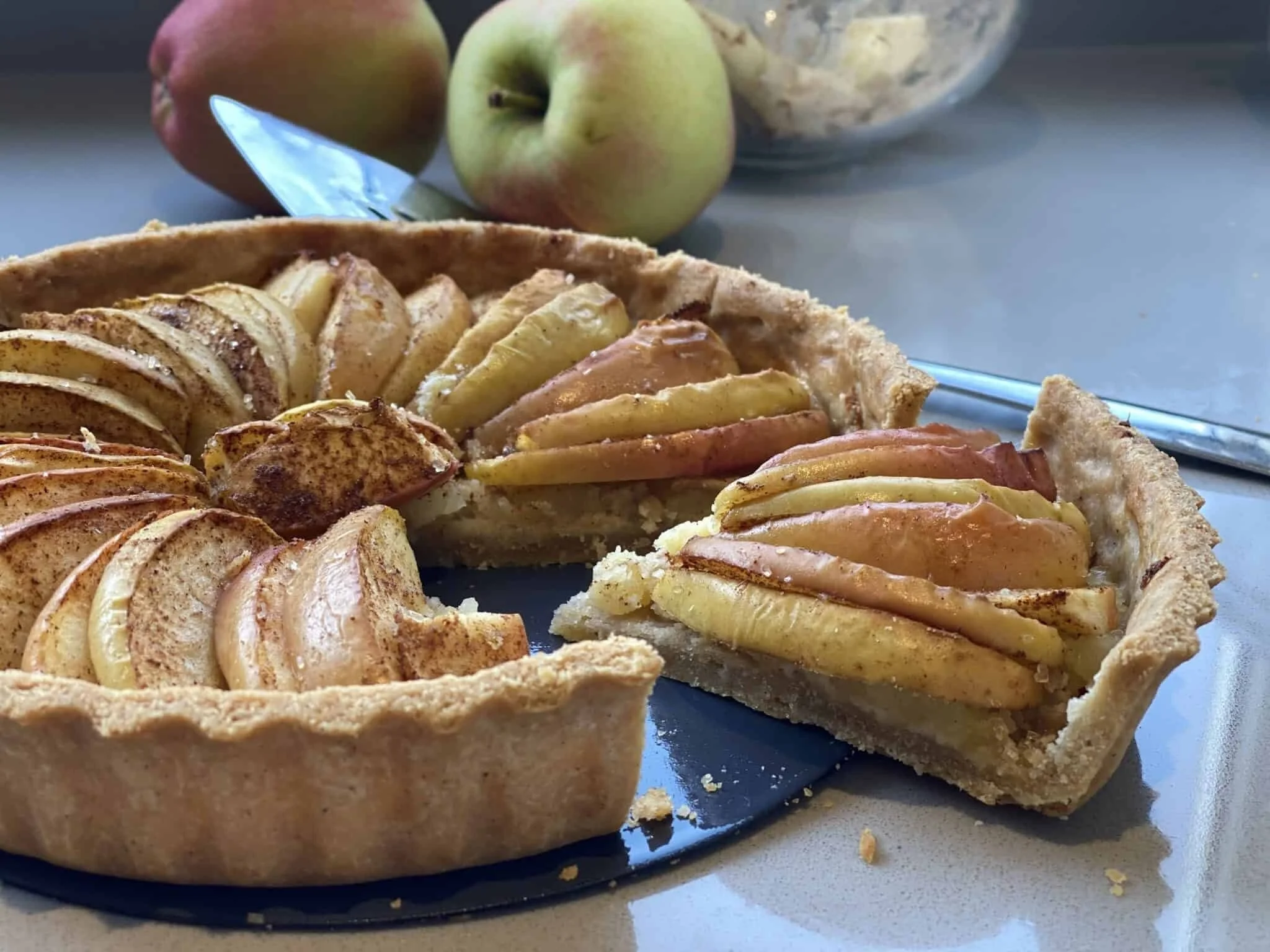 rustic apple pie.jpg