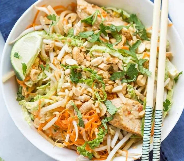 pad thai zoodle bowl.jpg