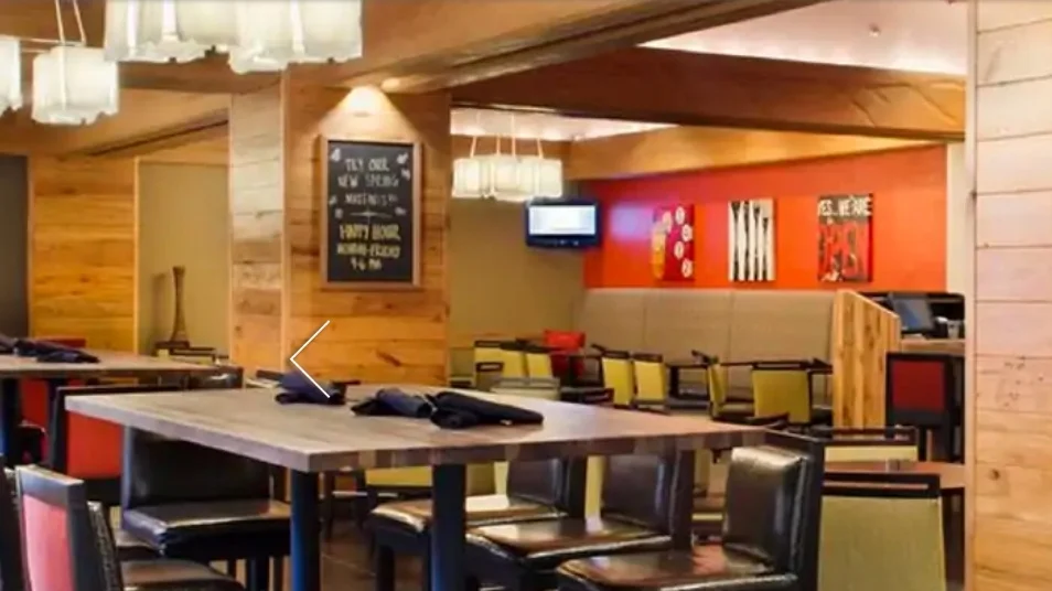 doubletree.dining.jpg