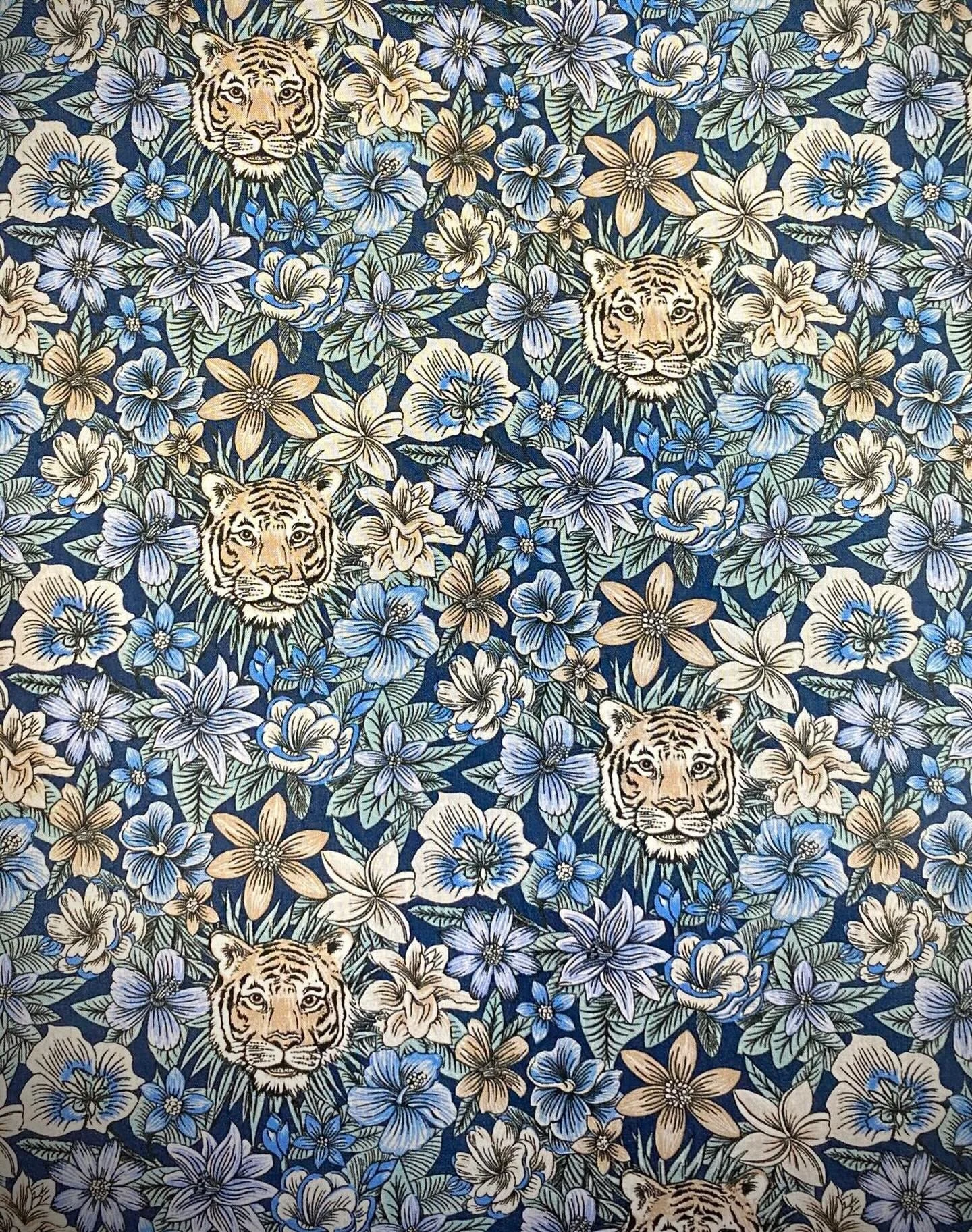 More new arrivals :
I am tiger, hear me bloom 🐅🌸 🙂
.
.
#fabricitysg
#libertyfabric 
#libertytanalawn 
#libraryedit2