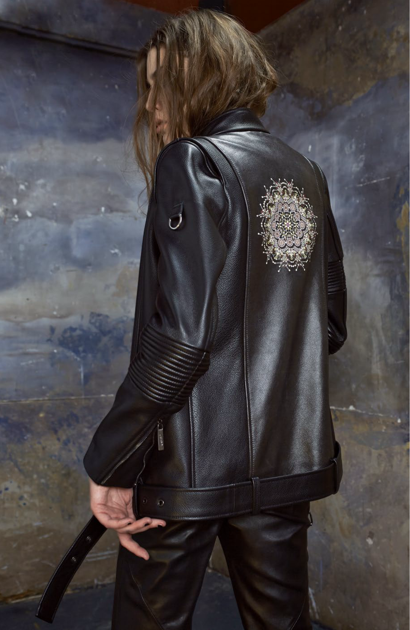 LOOK 5