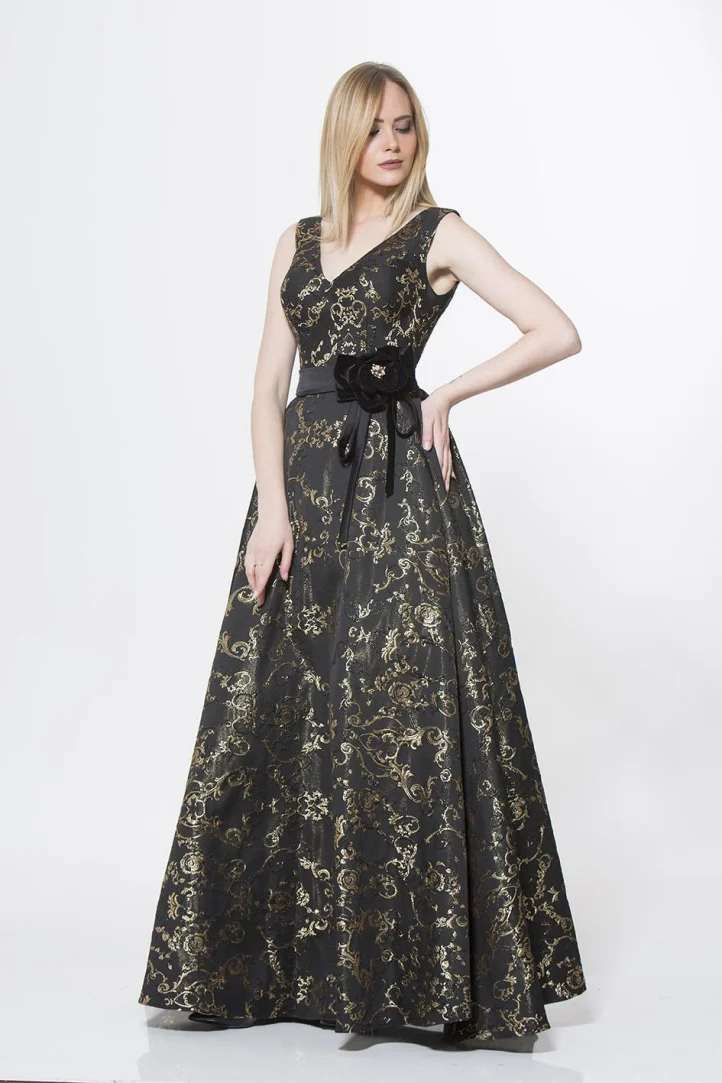 Look Book_Page18_Image1.jpg