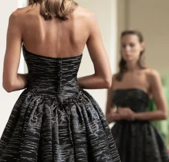 PRE SPRING SUMMER 2019 BY PETER LANGNER_Page7_Image2.jpg