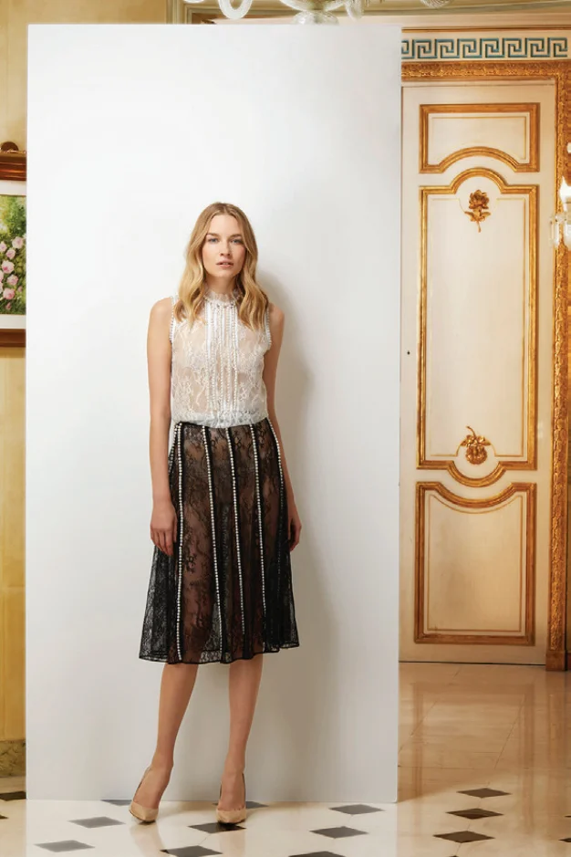 SS19 LookBook - Portrait_Page3_Image1.jpg