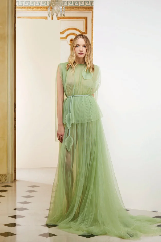 SS19 LookBook - Portrait_Page14_Image1.jpg