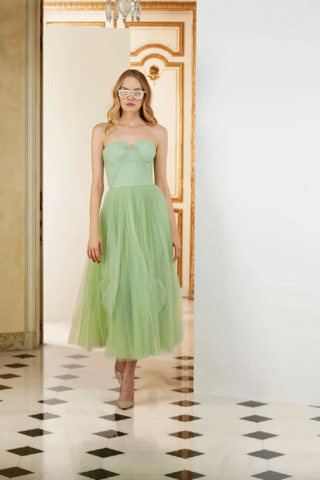 SS19 LookBook - Portrait_Page18_Image1.jpg