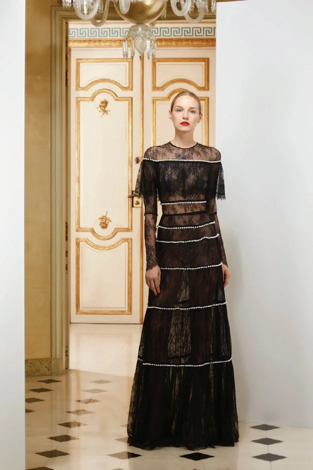 SS19 LookBook - Portrait_Page39_Image1.jpg