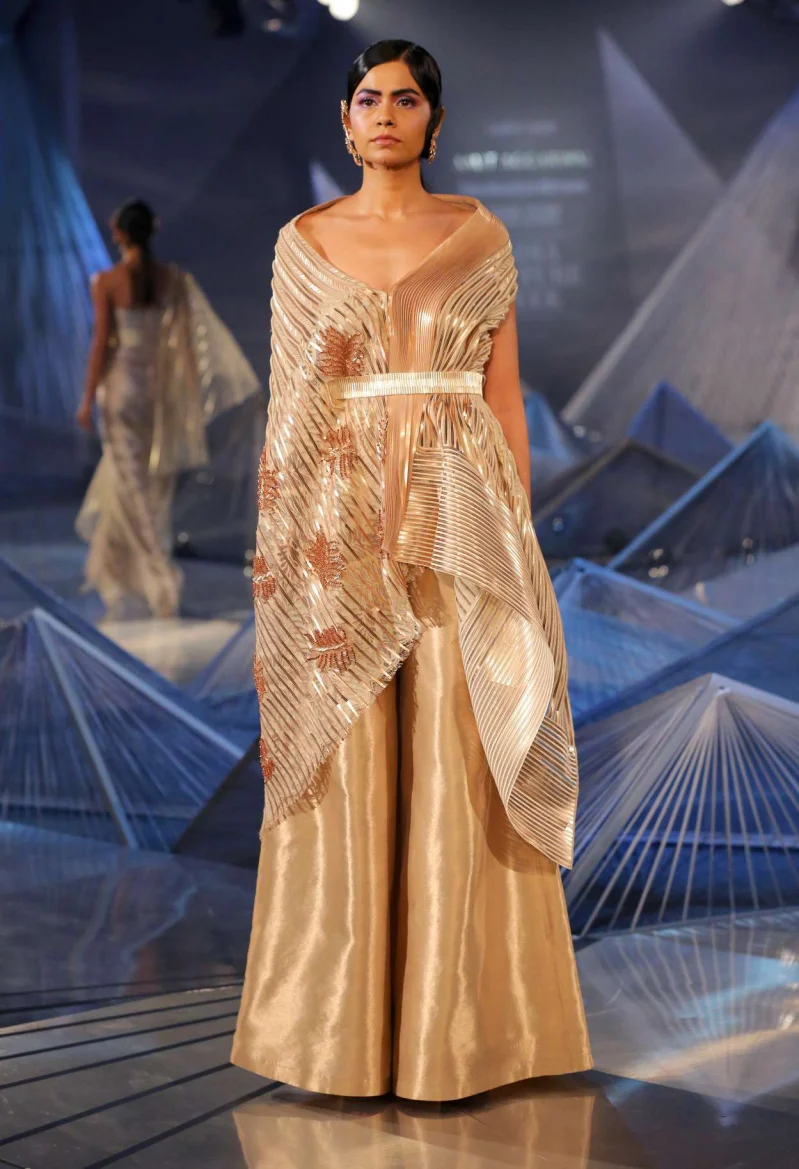 lookbook SS19 Amit Aggarwal-ilovepdf-compressed-ilovepdf-compressed_Page13_Image1.jpg