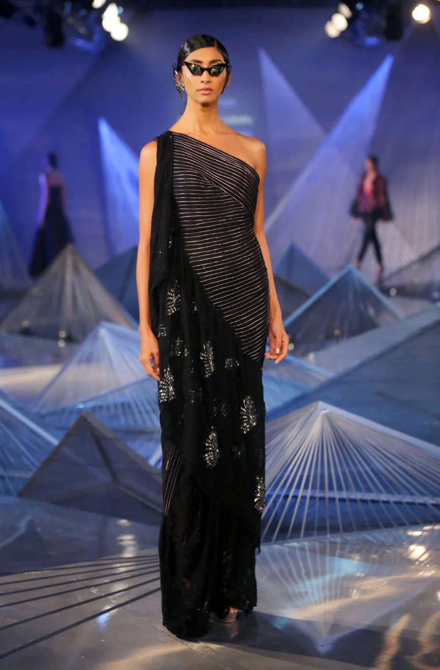 lookbook SS19 Amit Aggarwal-ilovepdf-compressed-ilovepdf-compressed_Page19_Image1.jpg