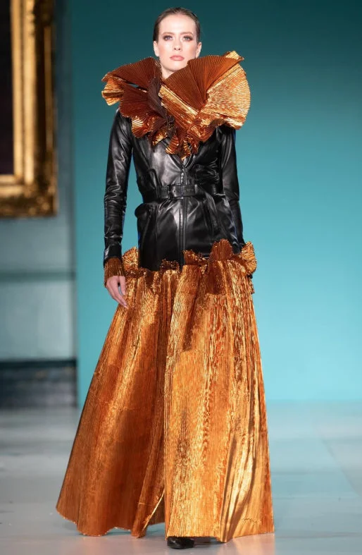 1541073777987_SWAF THIS_Page20_Image5.jpg