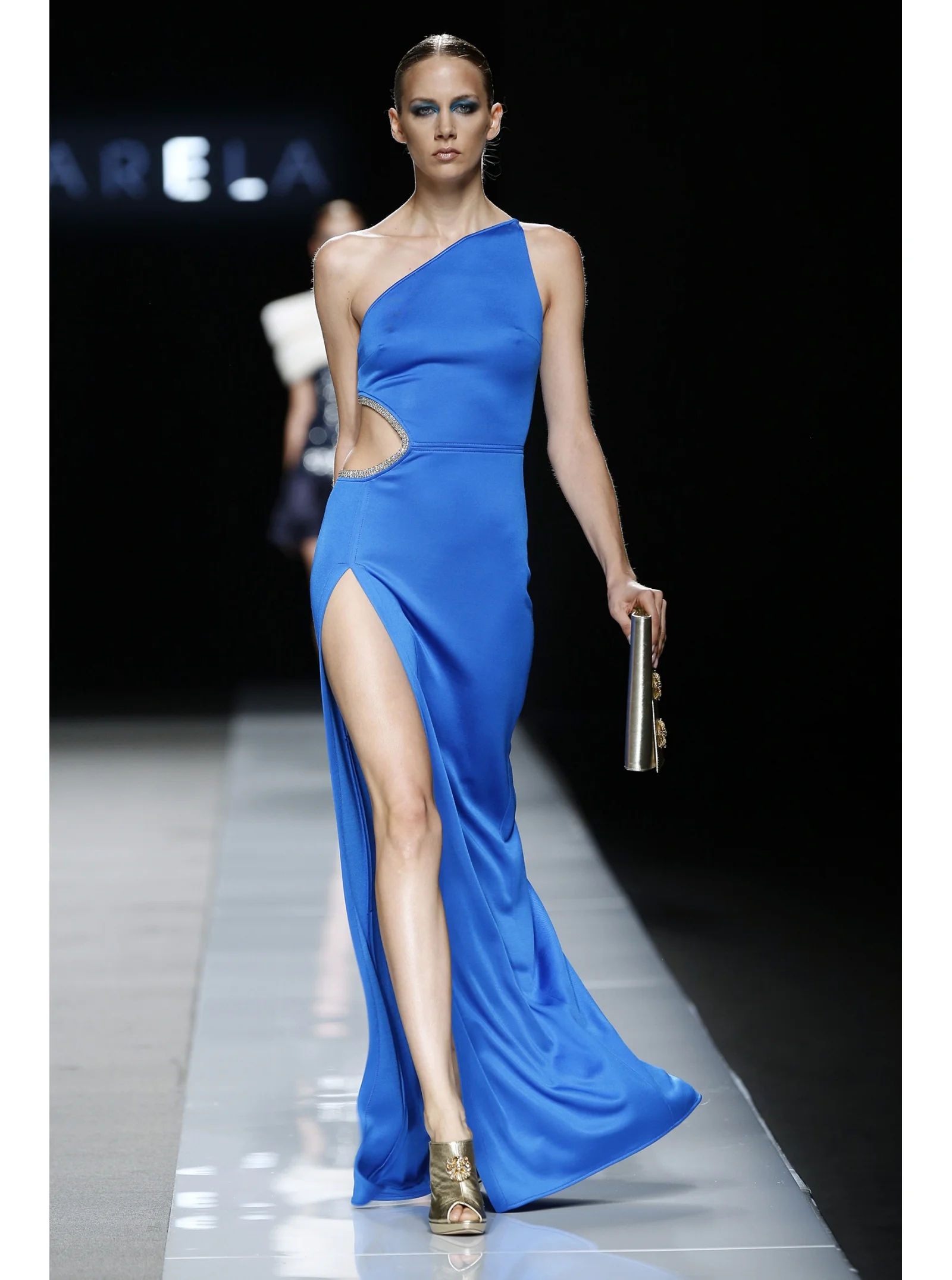 vestido-asimetrico-punto-y-cristal.jpg