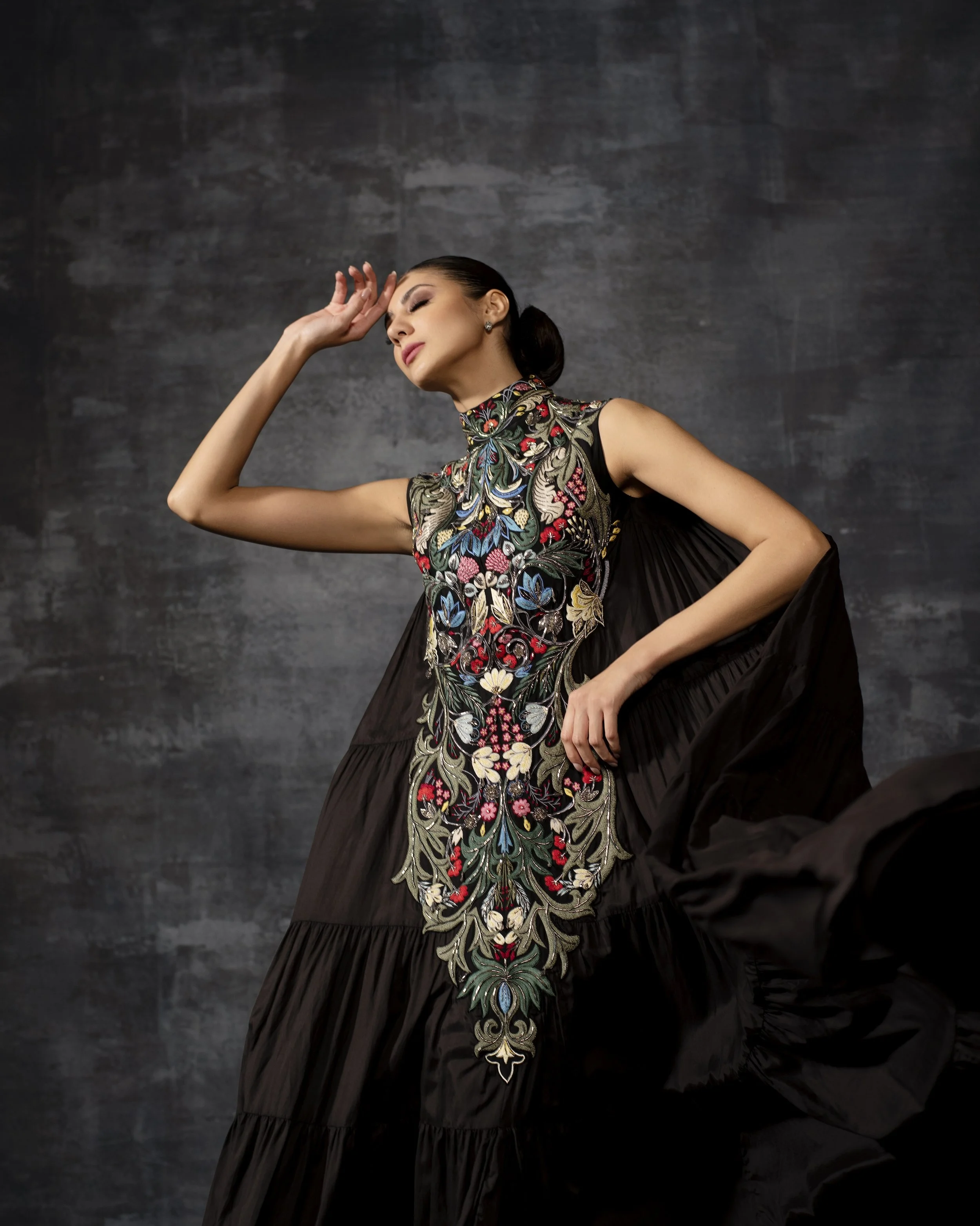 SAMANT CHAUHAN (PIRNIA COLLECTIONS)