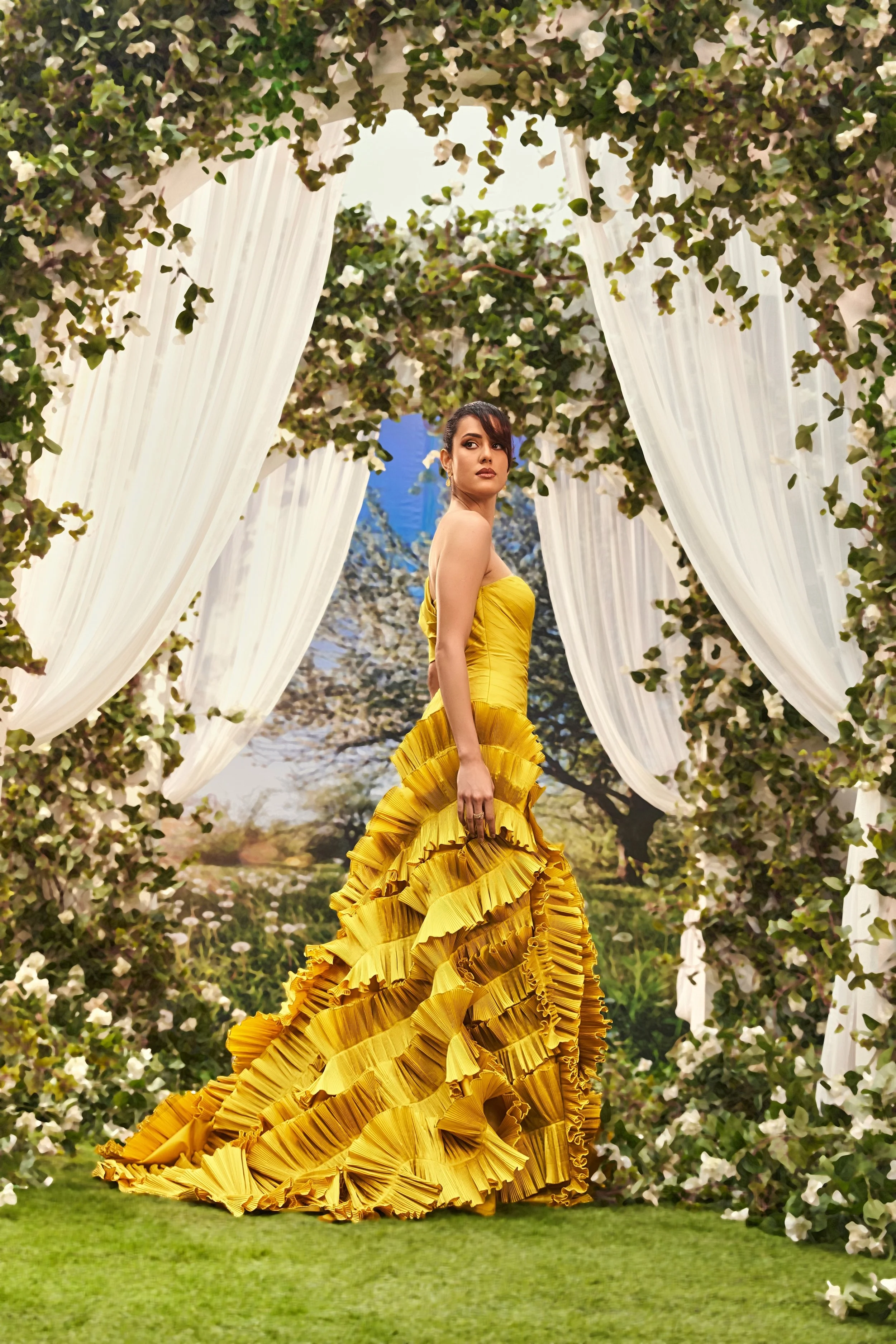VIONE (PIRNIA COLLECTIONS)