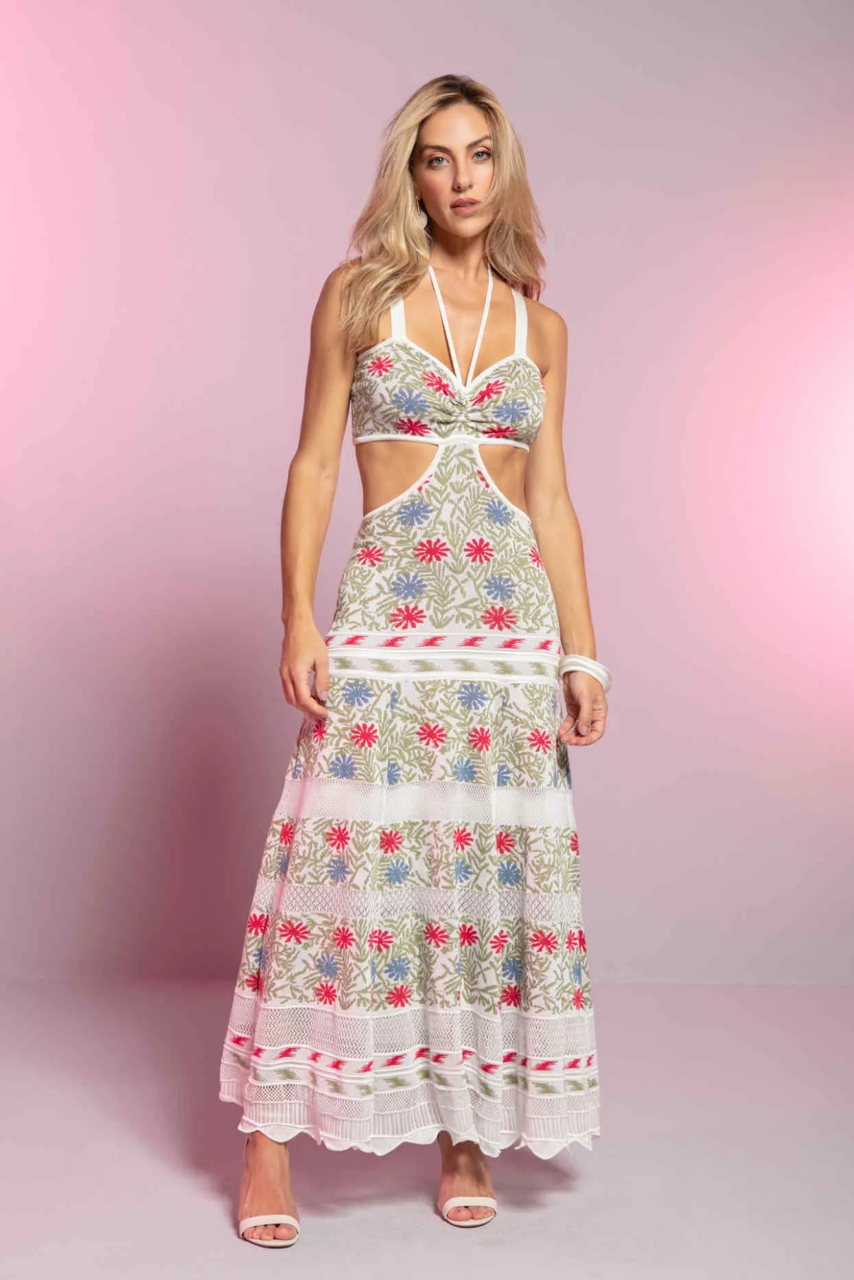 1 dolar  LOOKBOOK VERAO 23_Page28_Image1.jpg