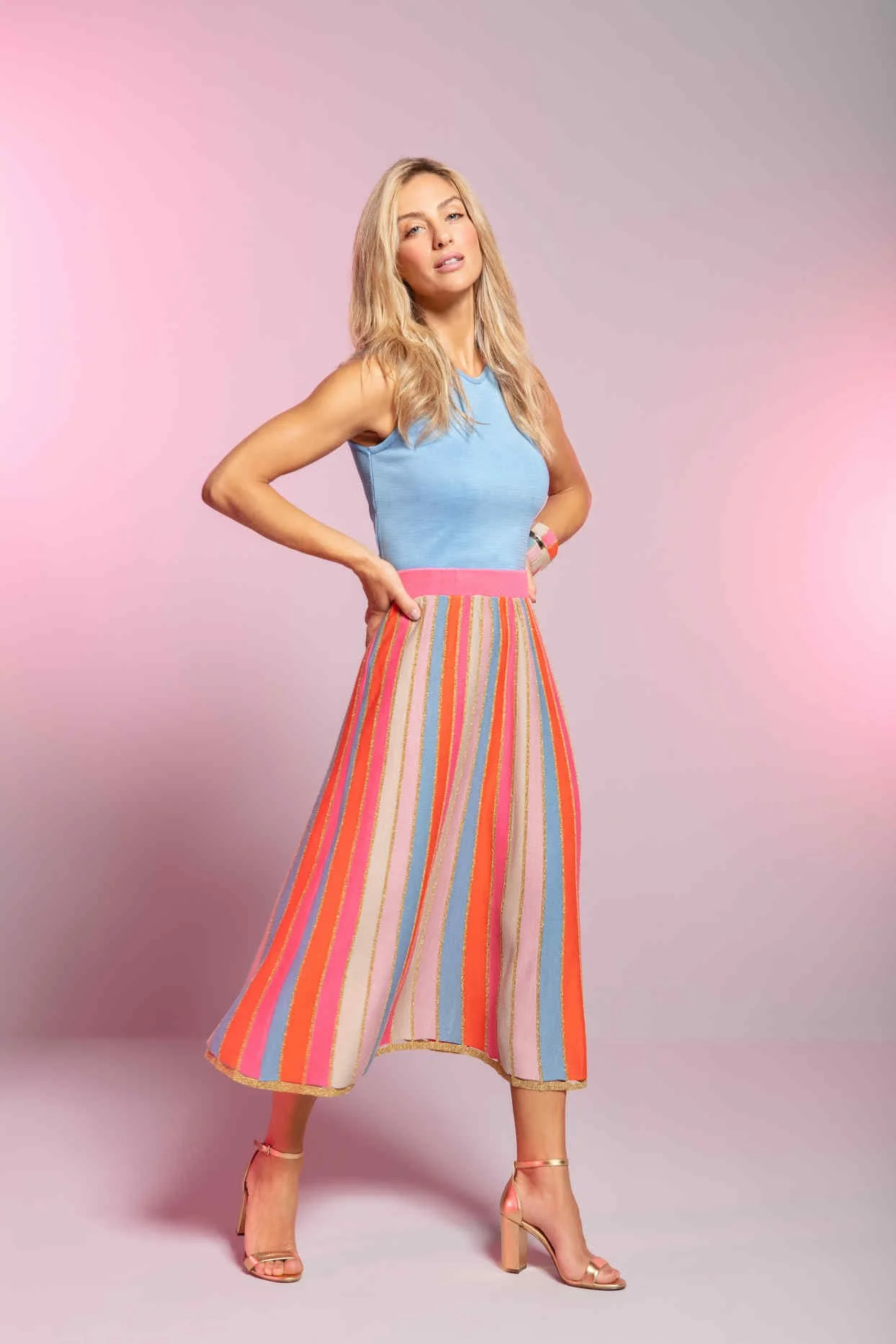 1 dolar  LOOKBOOK VERAO 23_Page83_Image1.jpg